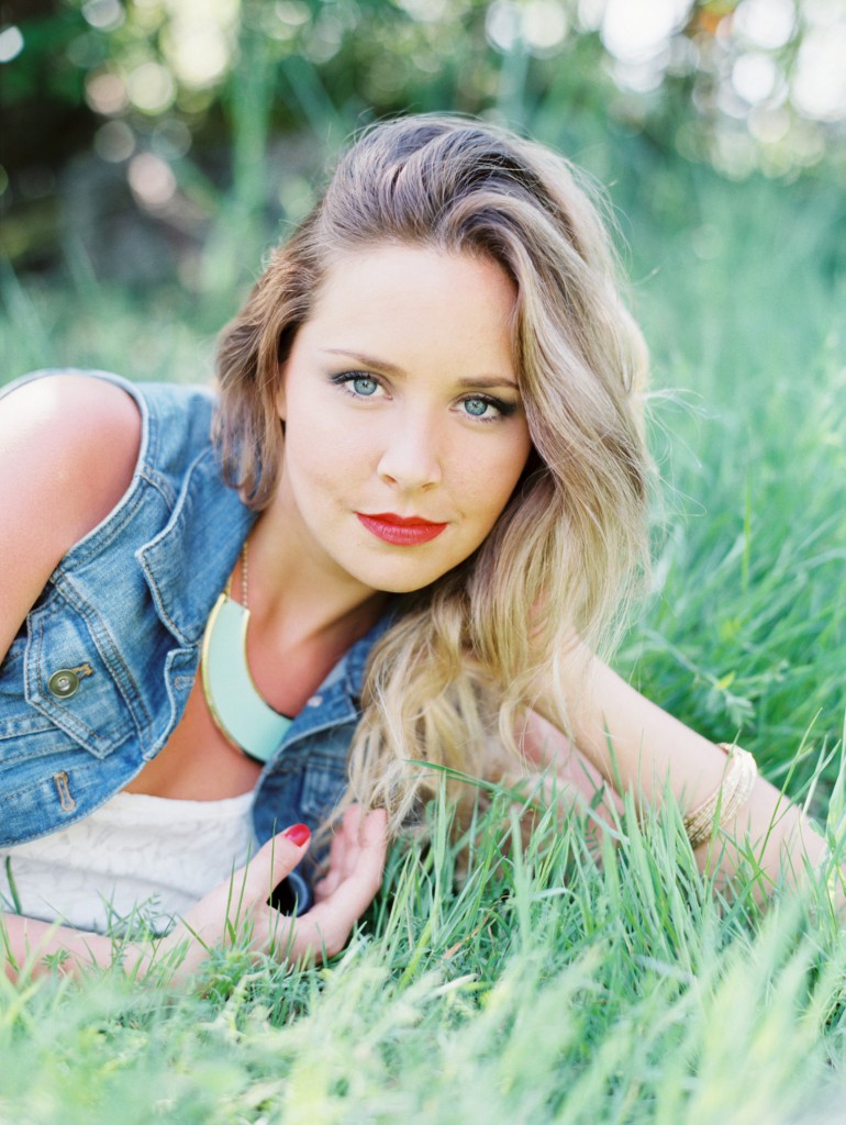 Niki Rhodes photo headshot