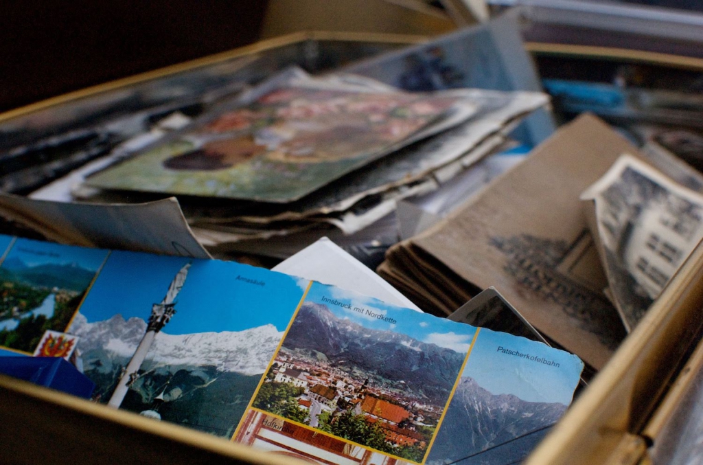 box set of keepsakes groomsmen proposal idea