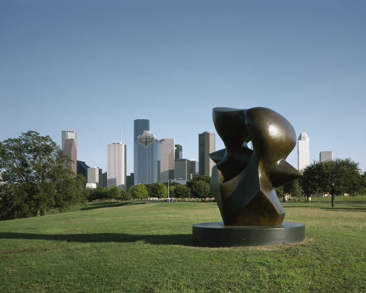 sculpture at buffalo bayou park in houston