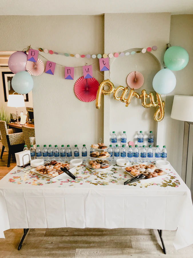 Bridal shower decoration ideas: Custom banner