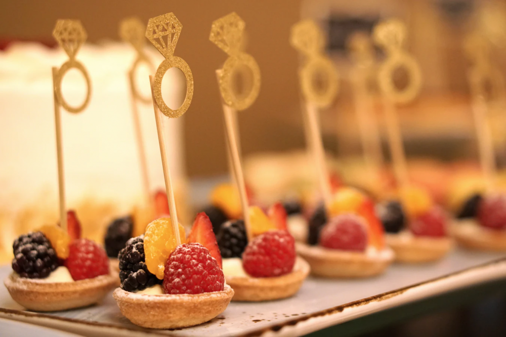 Bridal shower decoration ideas: Ring toothpicks